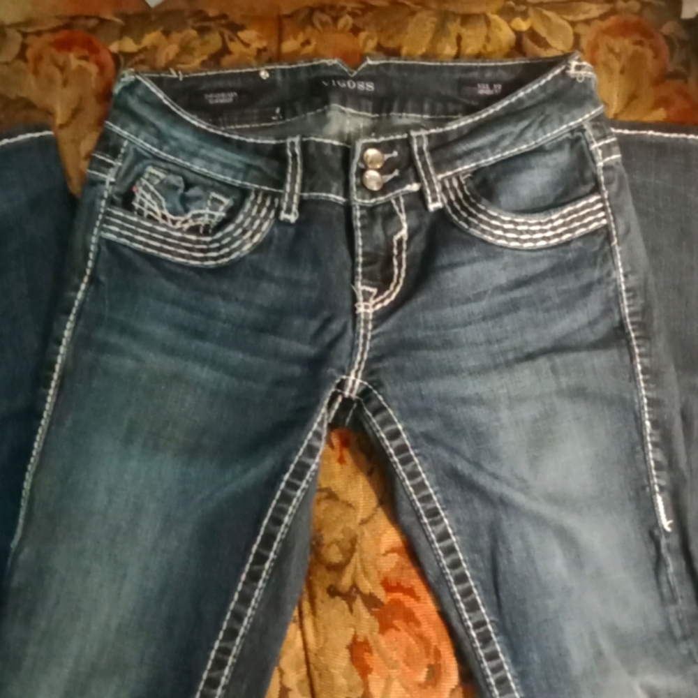 Vigoss 1/2 length 31" dark wash heavy stitching